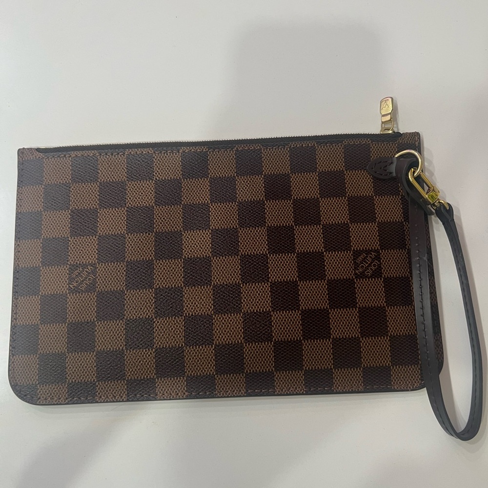 Louis Vuitton Neverfull pouch